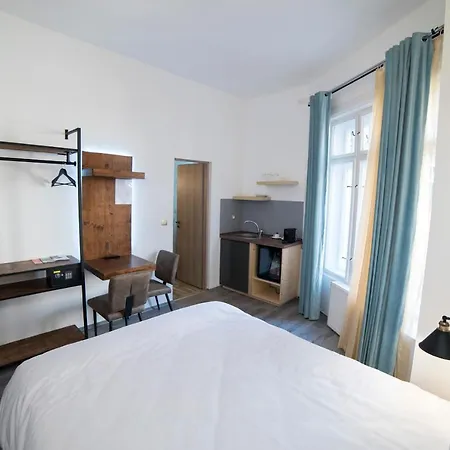 Maria Boutique Suits Aparthotel