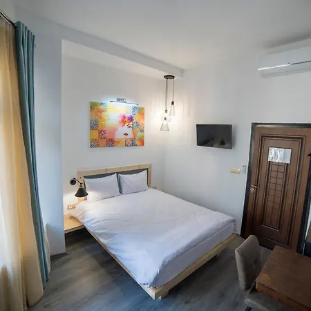 Maria Boutique Suits 4*